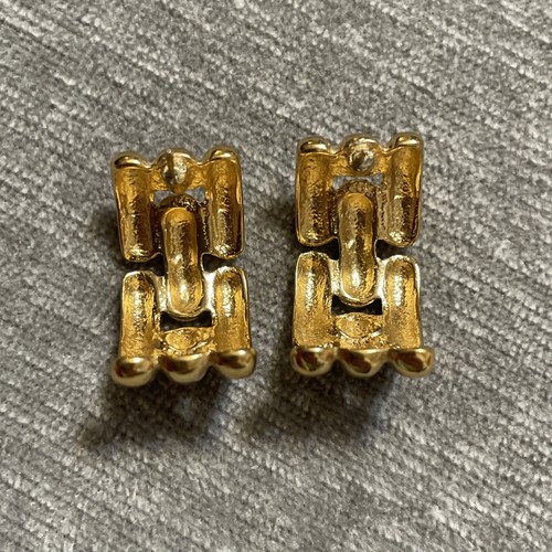ELEGANT VTG GIVENCHY COUTURE BRUSHED GOLDEN METAL CHAIN HALF HOOP CLIP EARRINGS - Picture 6 of 10