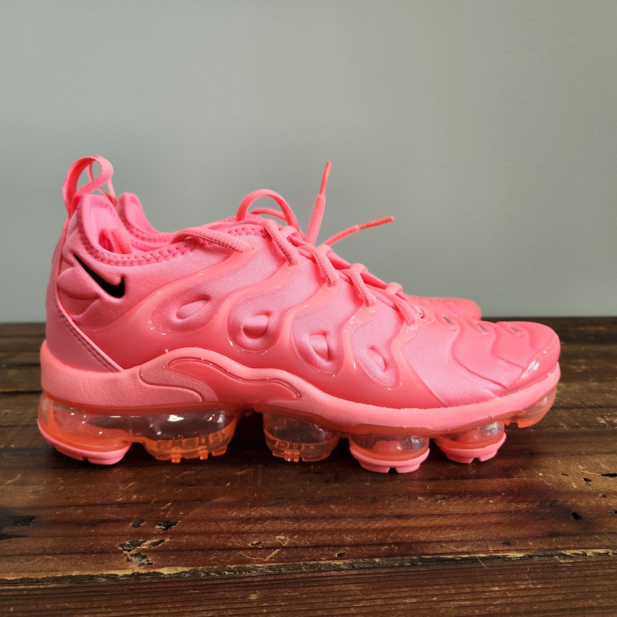 nike vapormax plus pink and orange