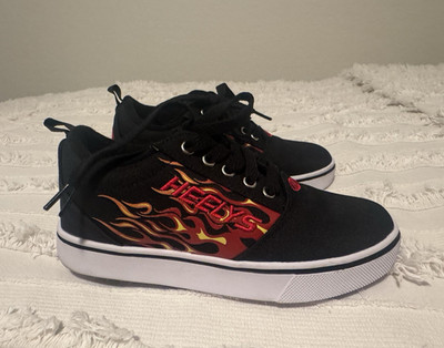 Heelys Unisex Kids Wheels Flame Low Top Lace-Up Sneaker Black US 2 EU 34