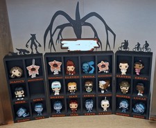Aufsteller, Setzkasten für Figuren von Stranger Things, Kinder Joy 