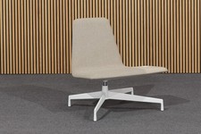 Neuwertiger Loungesessel Haworth "Harbor Work Lounge" in beige, 22&deg; schwenkbar