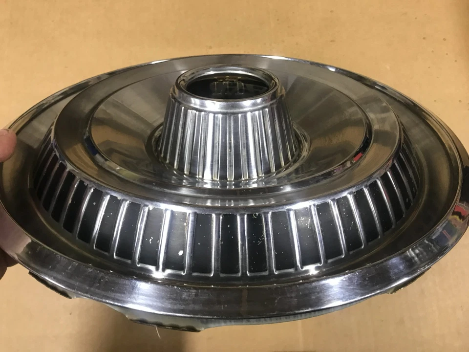 Ford LTD 1967 tapacubos - cubierta de rueda - 15 pulgadas - acabado cromado Foto 3 de 4