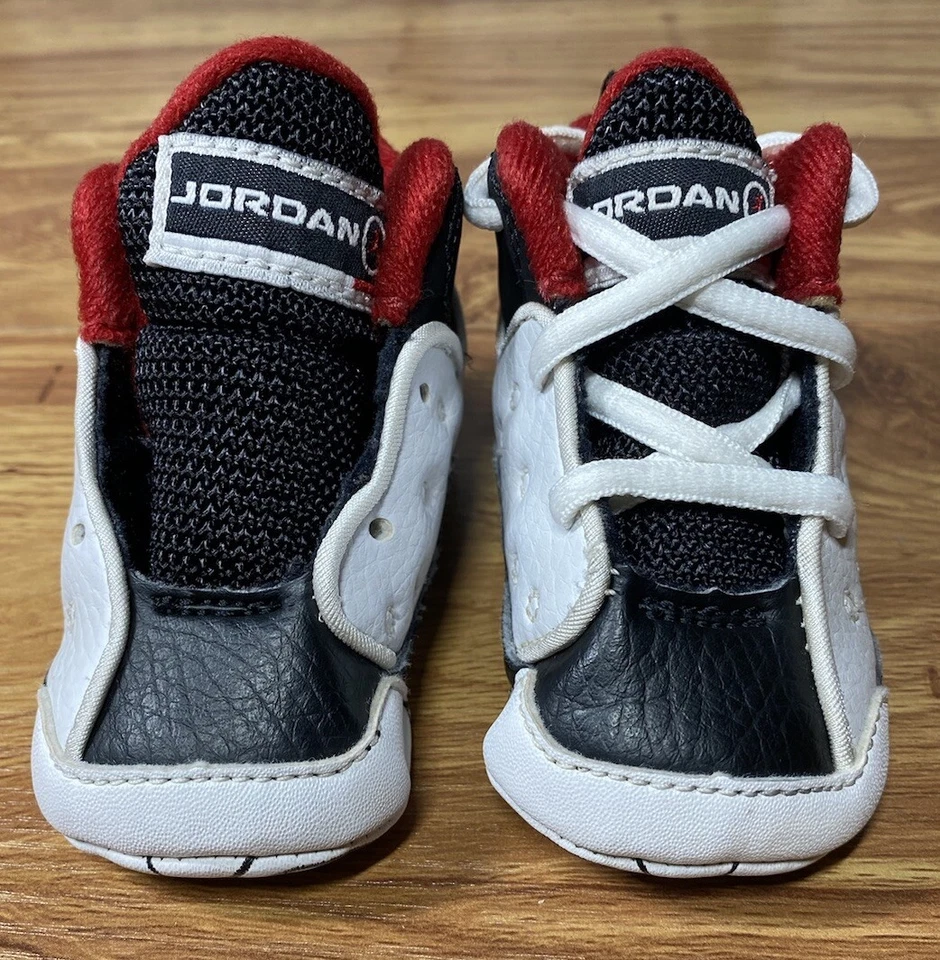 Zapatos botín vintage Jordan Jumpman retro negro rojo y blanco bebé bebé talla 2C Foto 4 de 4