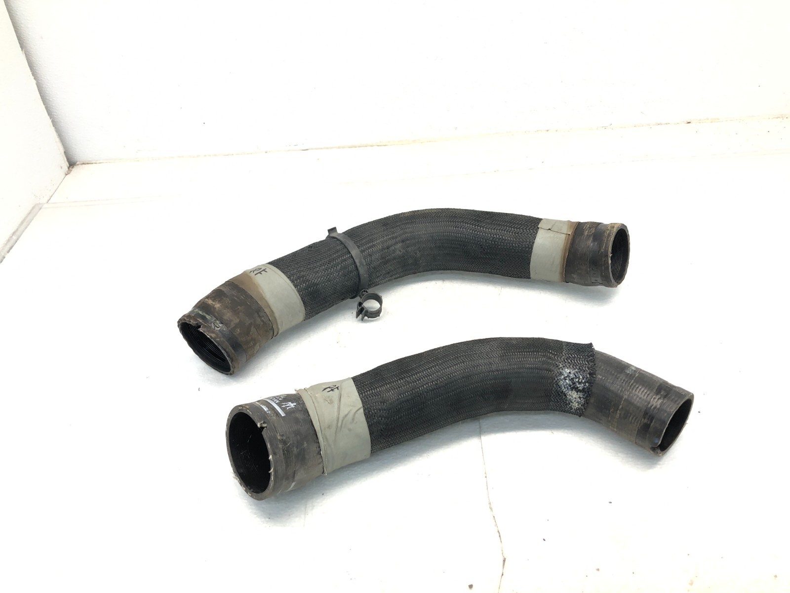 2017-2024 MASERATI LEVANTE S 3.0L RIGHT PASS FRONT AIR INTAKE HOSE TUBE X2 OEM