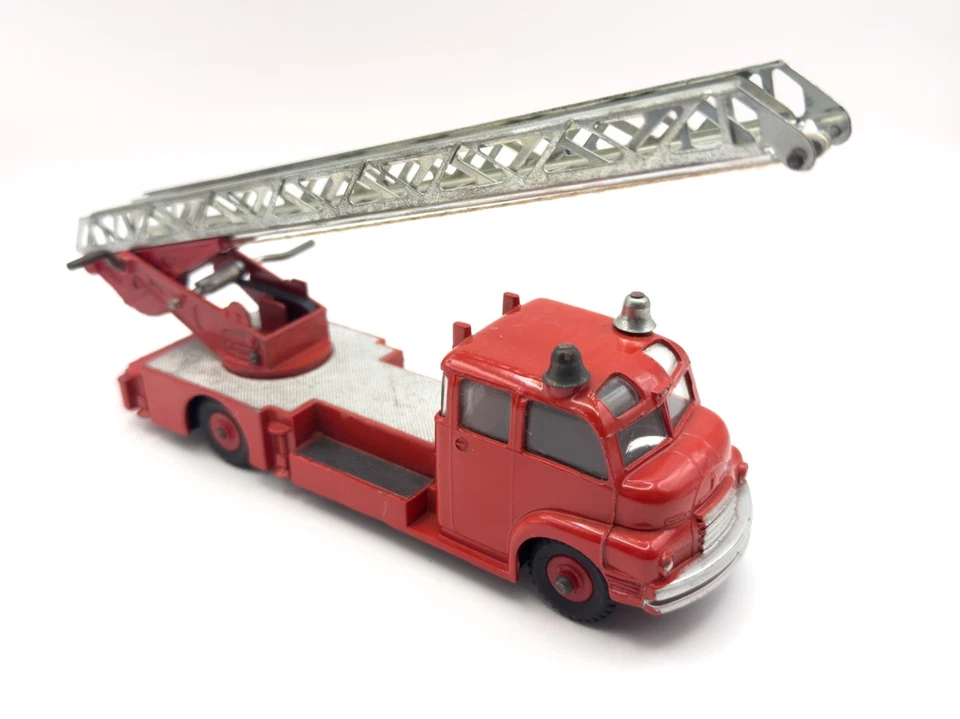 VINTAGE DINKY SUPERTOYS # 956 BEDFORD TURNTABLE FIRE ESCAPE DIECAST TRUCK VNM — 第 4/4 张图片