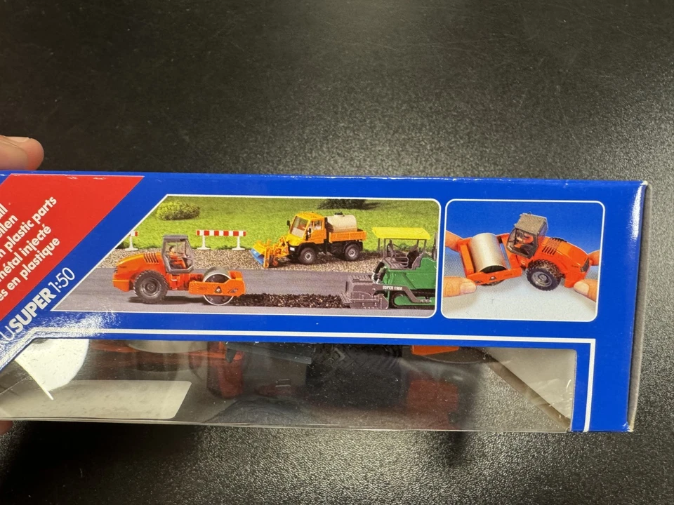 SIKU 3530 - modellino 1:50 - RULLO COMPATTATORE ARANCIONE - NUOVO - SIGILLATO - Immagine 4 di 4