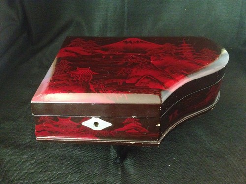 Japan Fuji Landschaft Lack Klavierform Holz Spieluhr - Bild 1 von 11