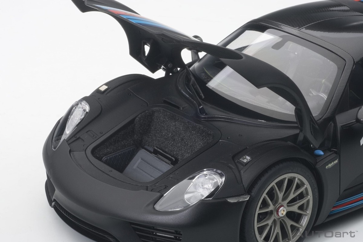 ポルシェ 918スパイダー 1/18 ブラック マルティーニ ポルシェ 918スパイダー 1/18 ブラック マルティーニ 1/18
