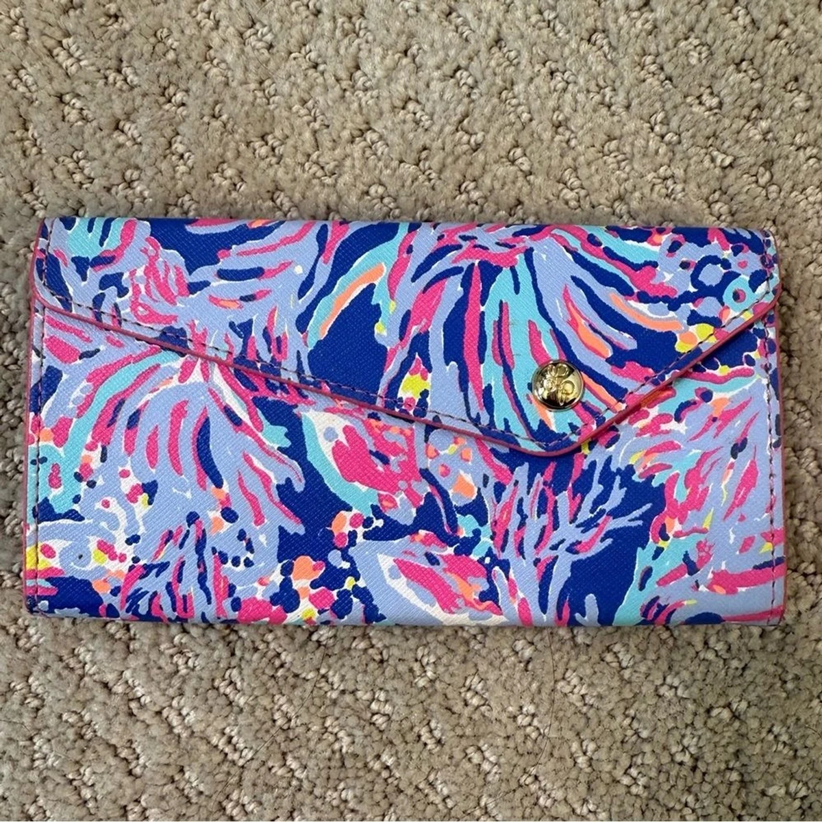 Lilly Pulitzer Sunglasses Case Blue Pink Green Nwt Lilly Pulitzer Bright Pink Green Giraffe Glasses Sunglasses  main image 3