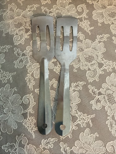 2 Vintage Unbranded Ace-style 9” Servespoon Slotted Serving Spatula Stainless