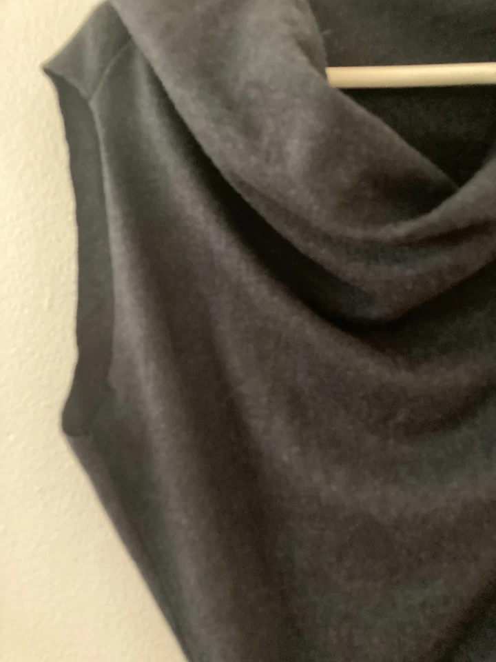 Vestido Helmut Lang Asimétrico Acanalado Lana Sin Mangas Capucha Cuello Carbón Talla S Foto 2 de 4