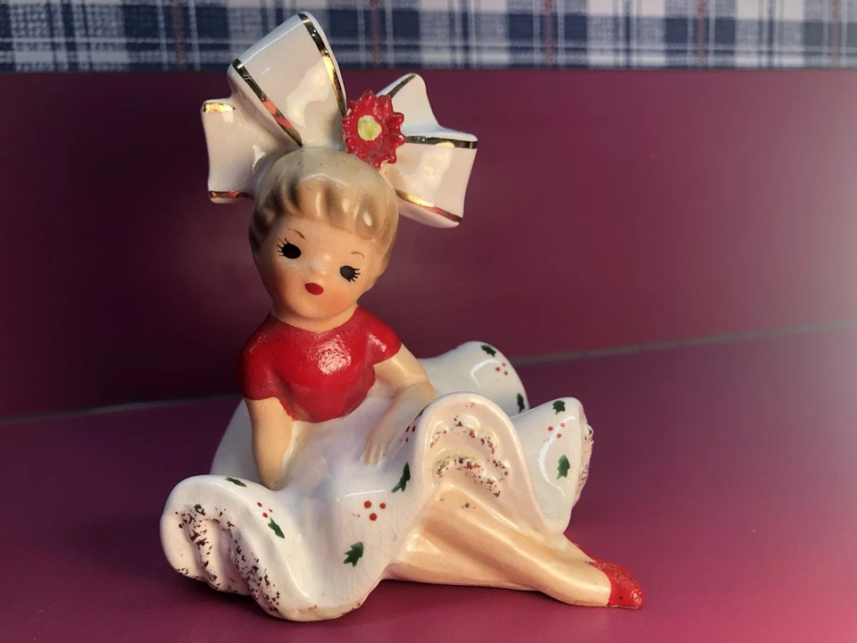 Estatuilla de niña de Navidad vintage Inarco Big Bow Poinsettia Ohio 1963 Foto 2 de 4