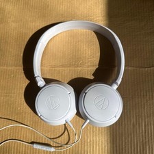 USB C type connected wired headphones