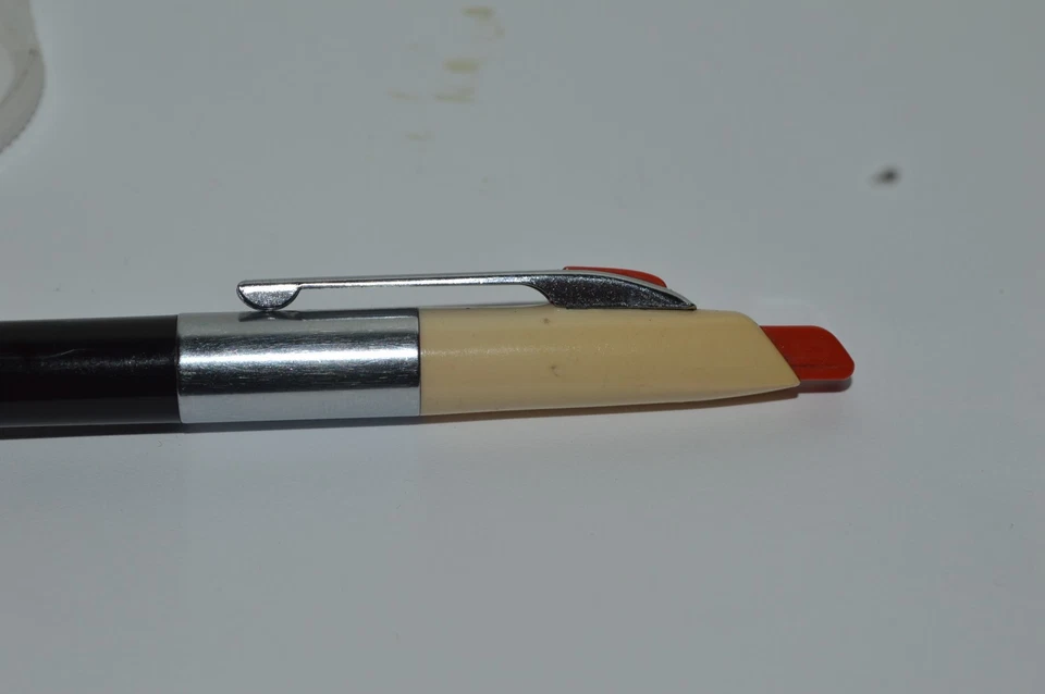 SCRIPTO 100 Ballpoint Pen White & Black Square Clicker In Clip USA CA 1960's 70s - Image 3 of 4