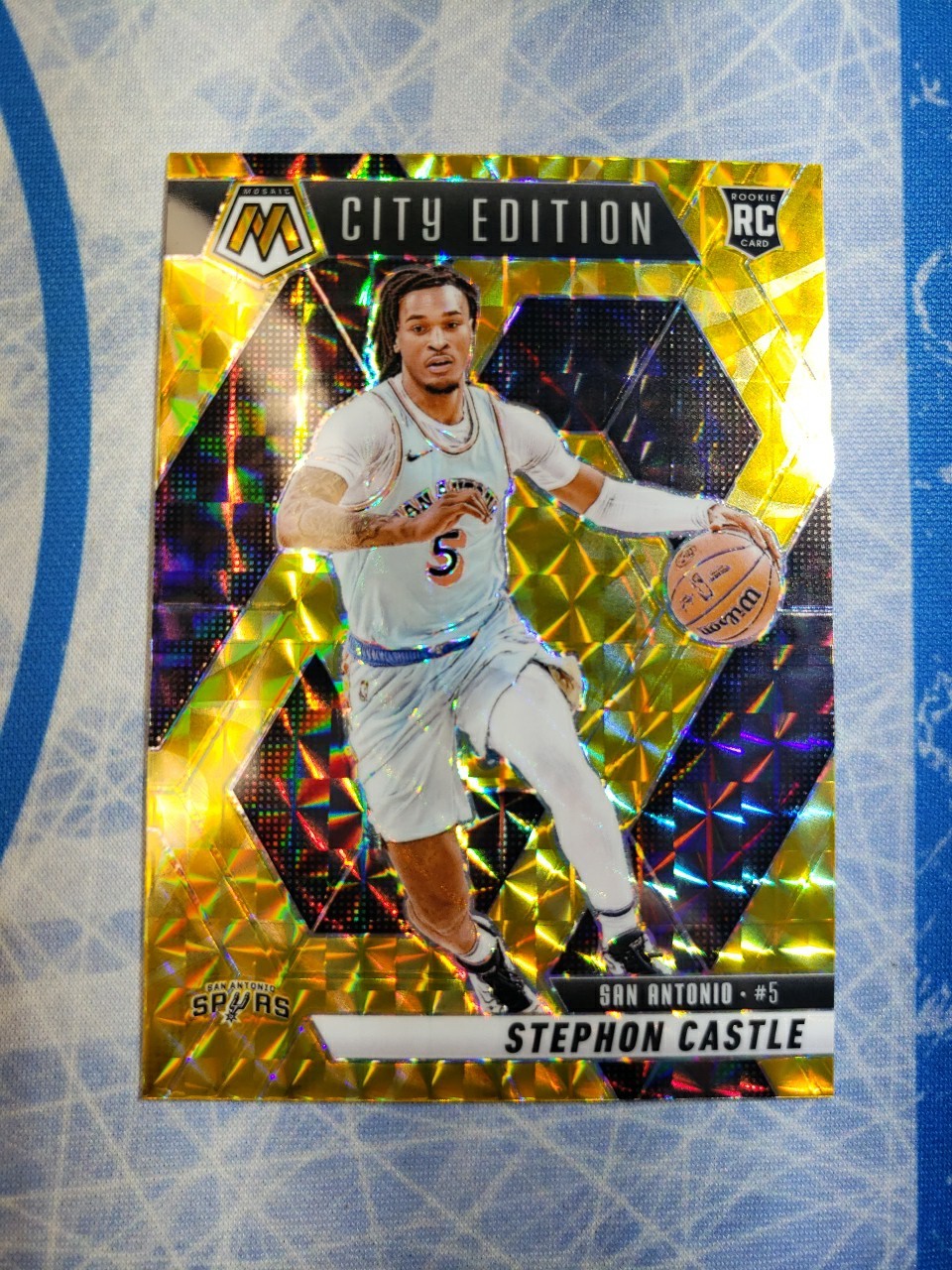 2024-25 Panini Mosaic Stephon Castle #290 City Edition Yellow Reactive Prizm...