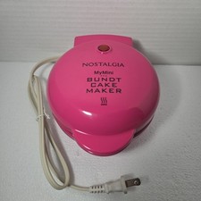 Nostalgia MyMini Lava Bundt Cake Maker Mini C...