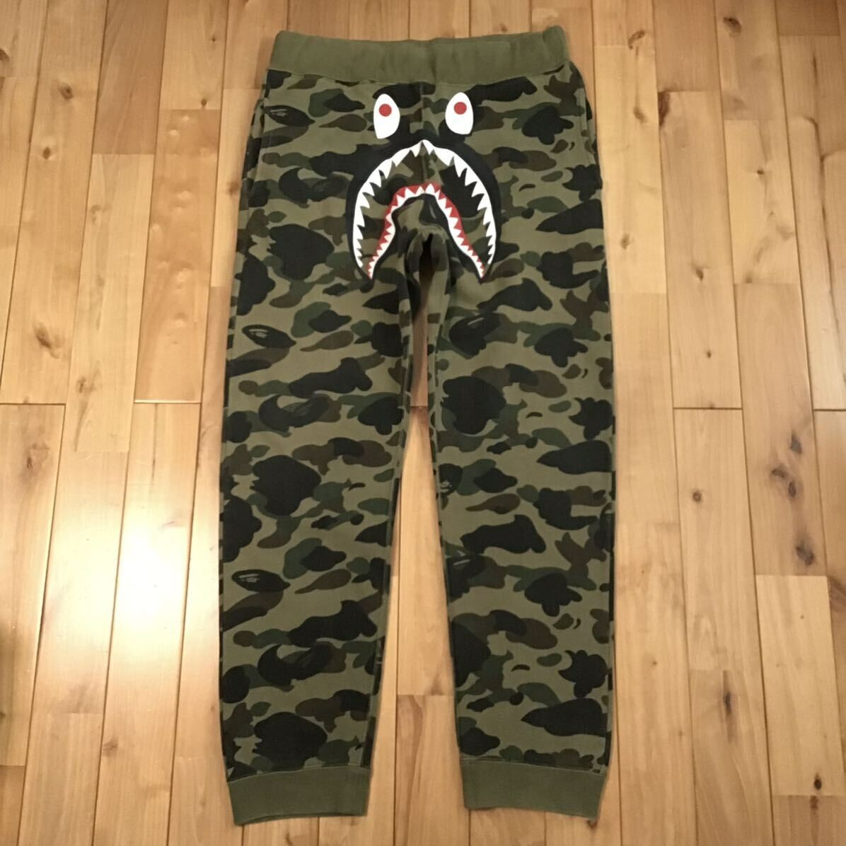 BAPE 1st camo green shark sweat pants A Bathing Ape Size 2XL BAPE 1st camo green shark sweat pants A Bathing Ape Size 2XL