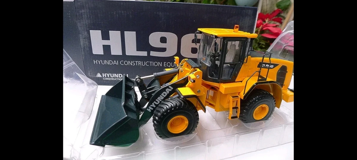 HYUNDAI 215-9 ミニチュア重機 1/40 HYUNDAI CONSTRUCTION EQUIPMENT H940S Backhoe Loader Miniature