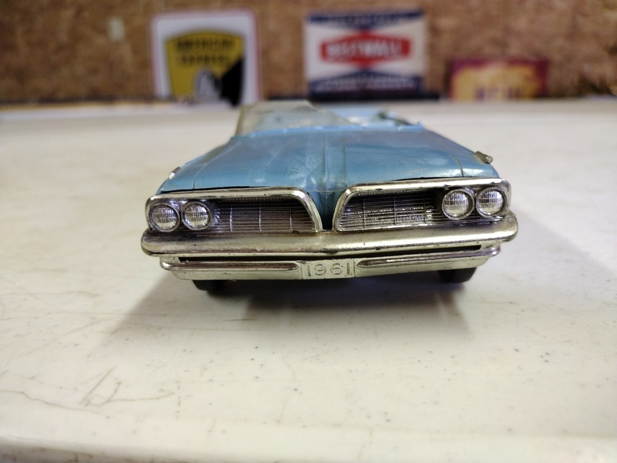 Vintage 1/25 Scale AMT Pontiac Bonneville Convertible Promo Vintage 1/25 Scale AMT Pontiac Bonneville Convertible Promo
