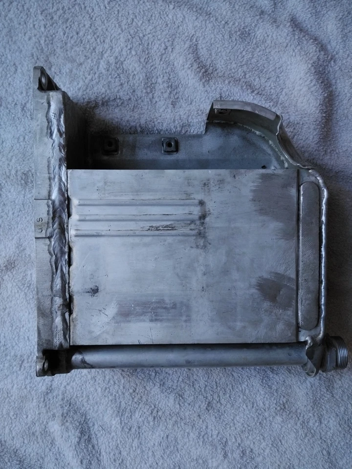 Porsche 911 911S 911E 911T 1965-1971 enfriador de aceite de motor Behr 901.107.041.02 Foto 2 de 4