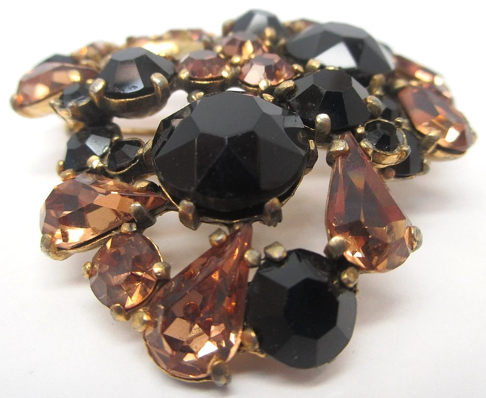 Large Vintage Schiaperelli Black and Pink Rhinestone Pin Brooch Missing a Stone - Image 3 of 4