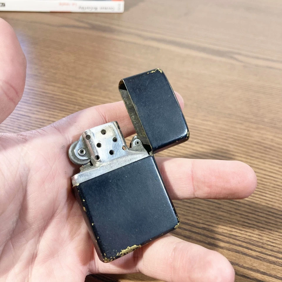 ZIPPO vintage Black Crackle – Briquet original USA daté 2003 - Photo 2/3