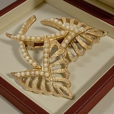 Vintage Tradition Faux Pearl Brooch Gold Tone Sears Signed Mid‑Century Pin