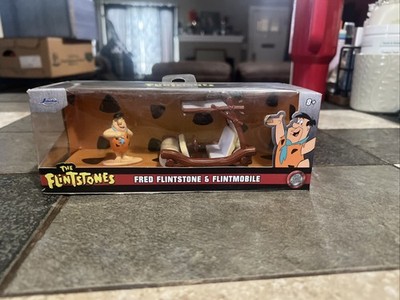 Fred Flintstones Flintmobile 1:32 Diecast Car Jada Toy - NEW IN BOX