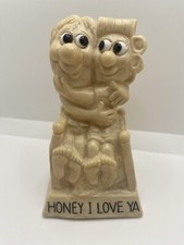 Vintage Retro 1974 Russ Wallace Berries Figurine Honey I Love Ya #9120 USA Made