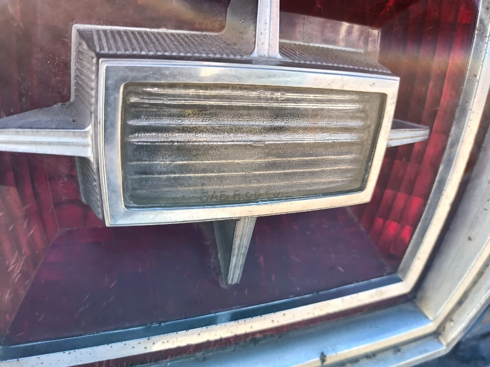 Conjunto de luces traseras usadas Ford Galaxie 1966 lámpara con bisel y lente LTD Custom 500 XL Foto 3 de 4