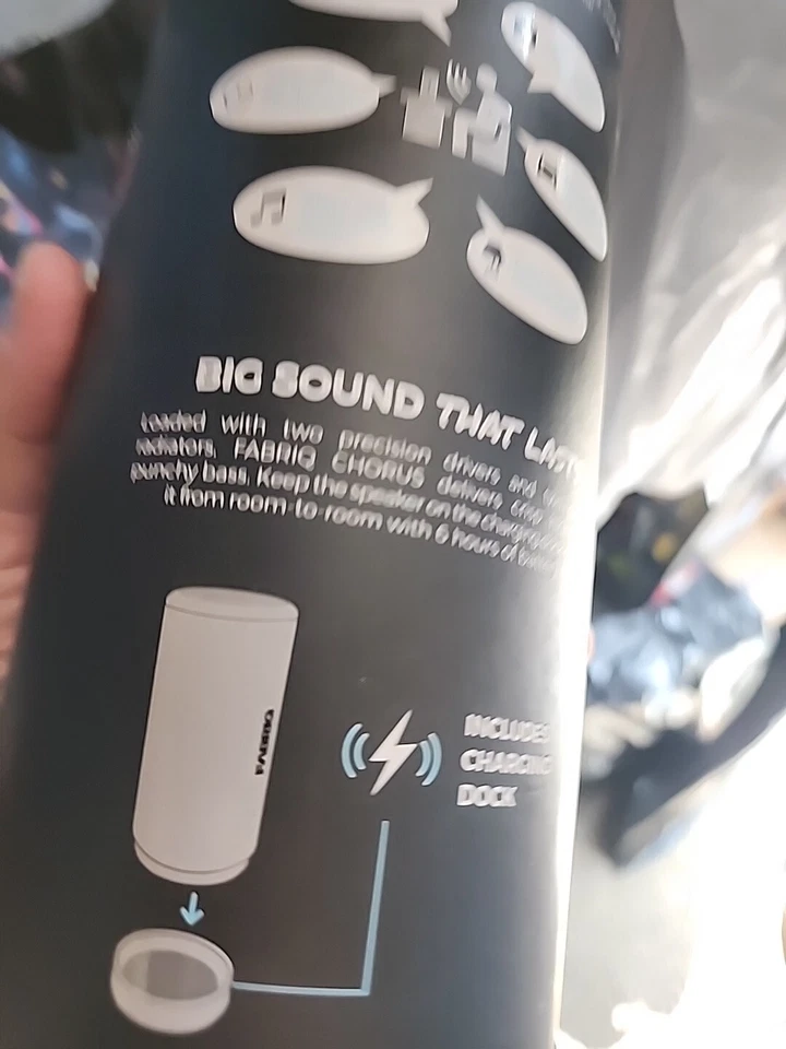 Altavoz inalámbrico FABRIQ Chorus Bluetooth activado por voz Amazon Alexa gris nuevo Foto 2 de 2