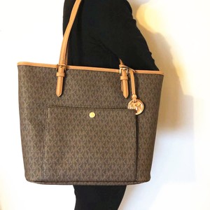 michael kors jet set pocket tote