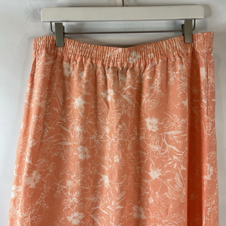 Maxi falda INC International Concepts para mujer talla grande rosa floral dobladillo alto bajo Foto 4 de 4