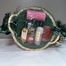 Bath And Body Works Honeysuckle Gift Set Basket Sealed NIP Rare