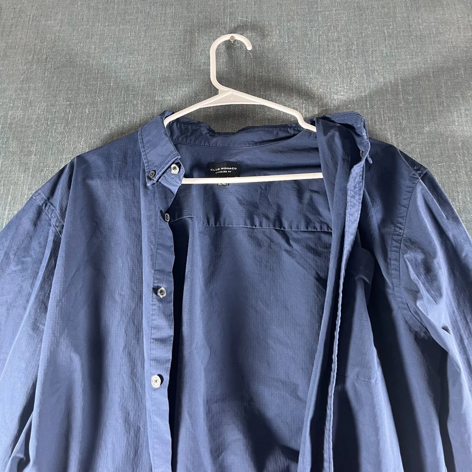 Camisa para hombre Club Monaco talla XL azul calce estándar manga larga abotonada informal Foto 2 de 4