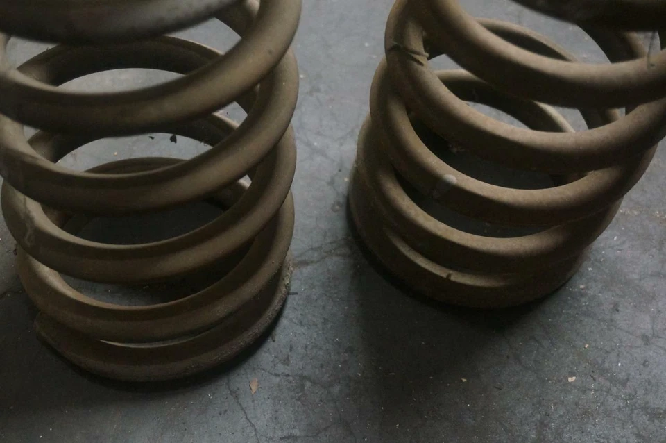 Par de muelles helicoidales traseros izquierdo derecho mercedes w107 r107 81-85 380sl 380slc Foto 4 de 4