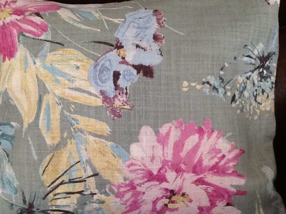 Canapé D'Angle Côté Droit 3 Places Avec Coussins Rembourré En Tissu Boucle Blanc Casse Dolva 85414145