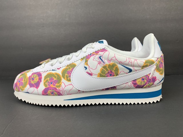 nike cortez white pink