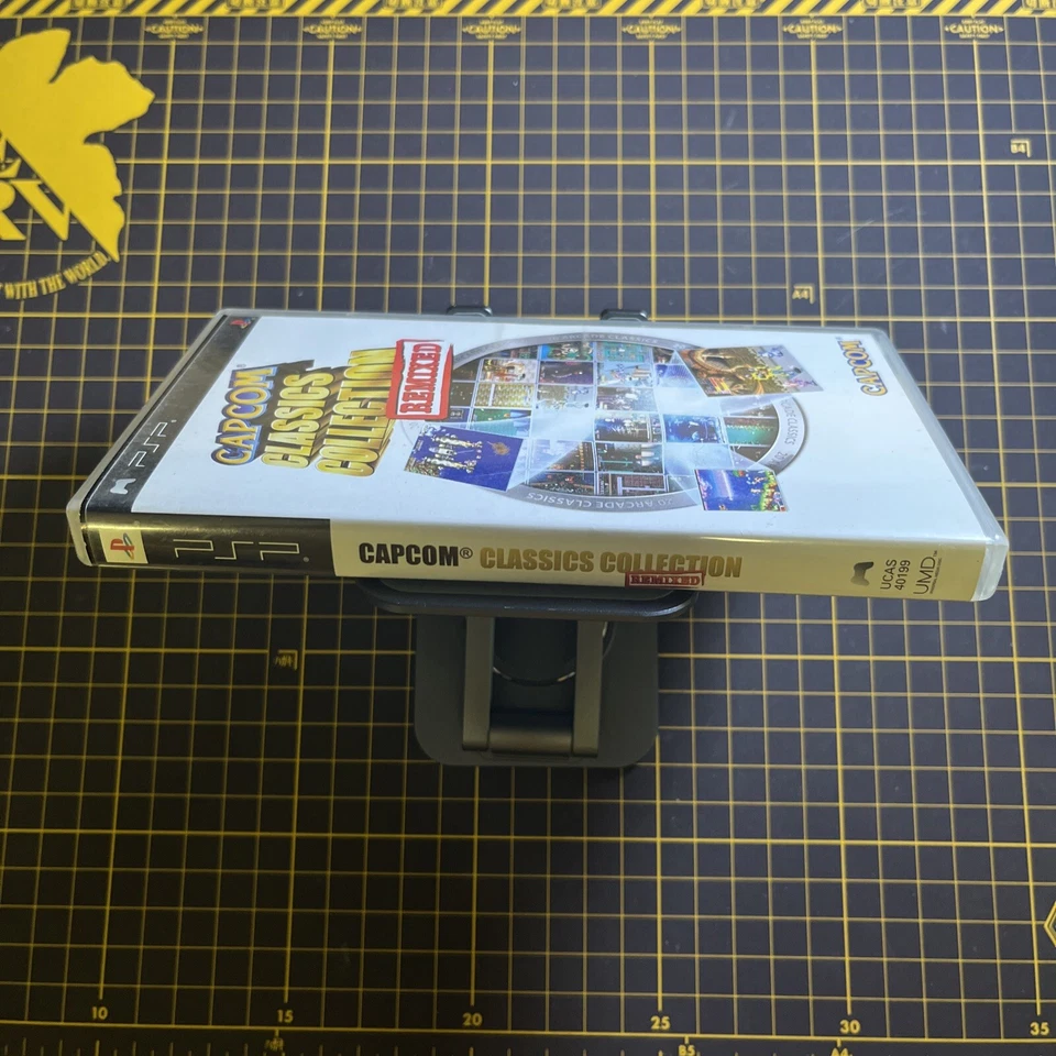 CAPCOM Classics Collection: Remixed Sony PSP Asia English Complete W/Manual - Image 3 of 3