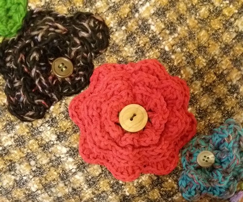 Poncho a quadri pesante tessuto tweed fiori a uncinetto, crochet, - Foto 8 di 8