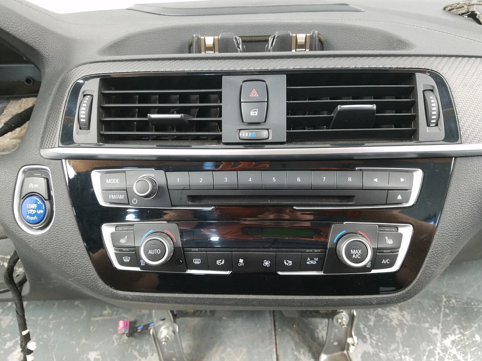BMW M2 F87 2018 panel de instrumentos/guantera/controles de aire acondicionado/radio -** #2909 J3 Foto 4 de 4