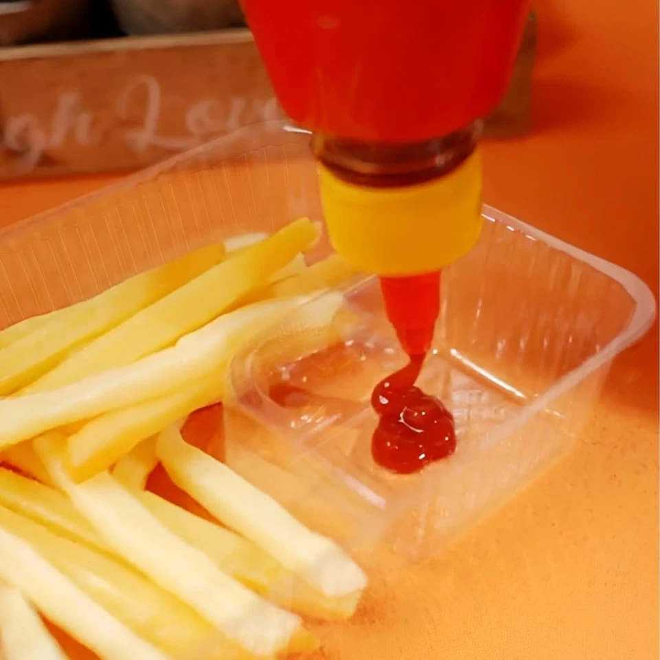 Nacho Trays Disposable Plastic 12oz 2 Compartments 100 pcs Snack Containers - Image 4 of 4