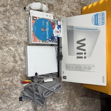 Nintendo Wii Boxed Konsole Bundle mit Spielen, Controller, Nunchuck & allen Kabeln