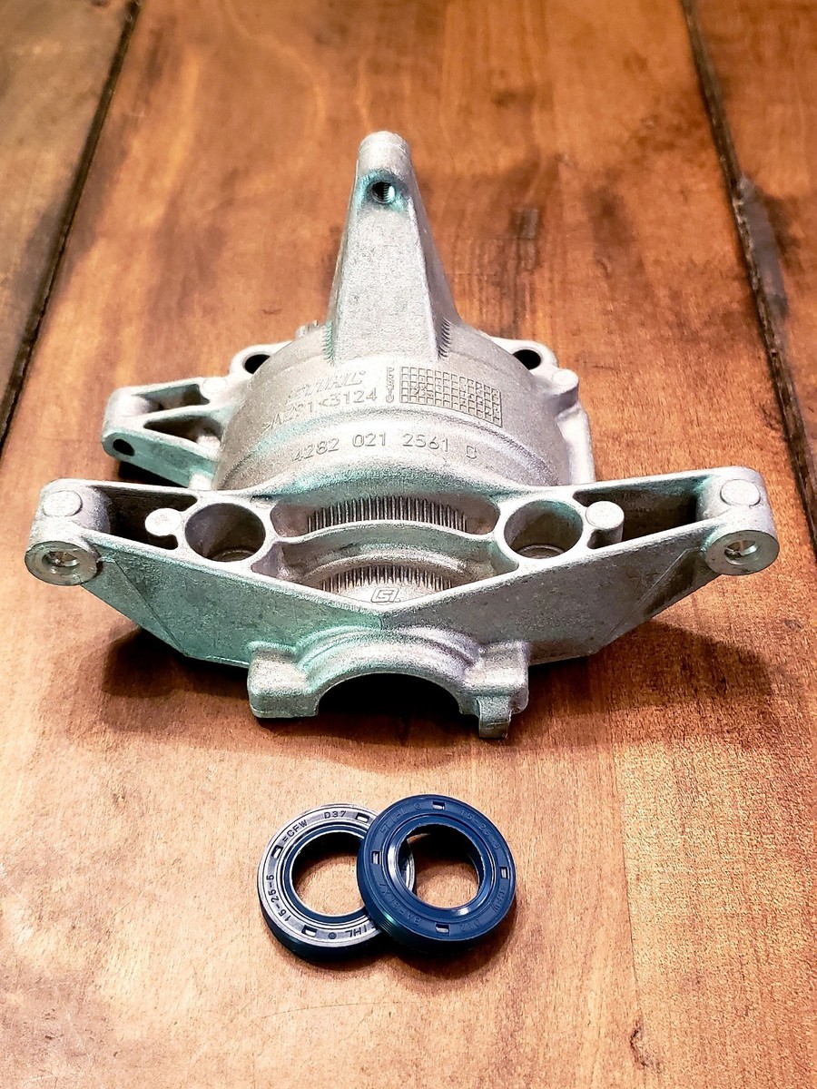 NEW Genuine STIHL Engine Pan w/Oil Seals BR500 BR550 BR600