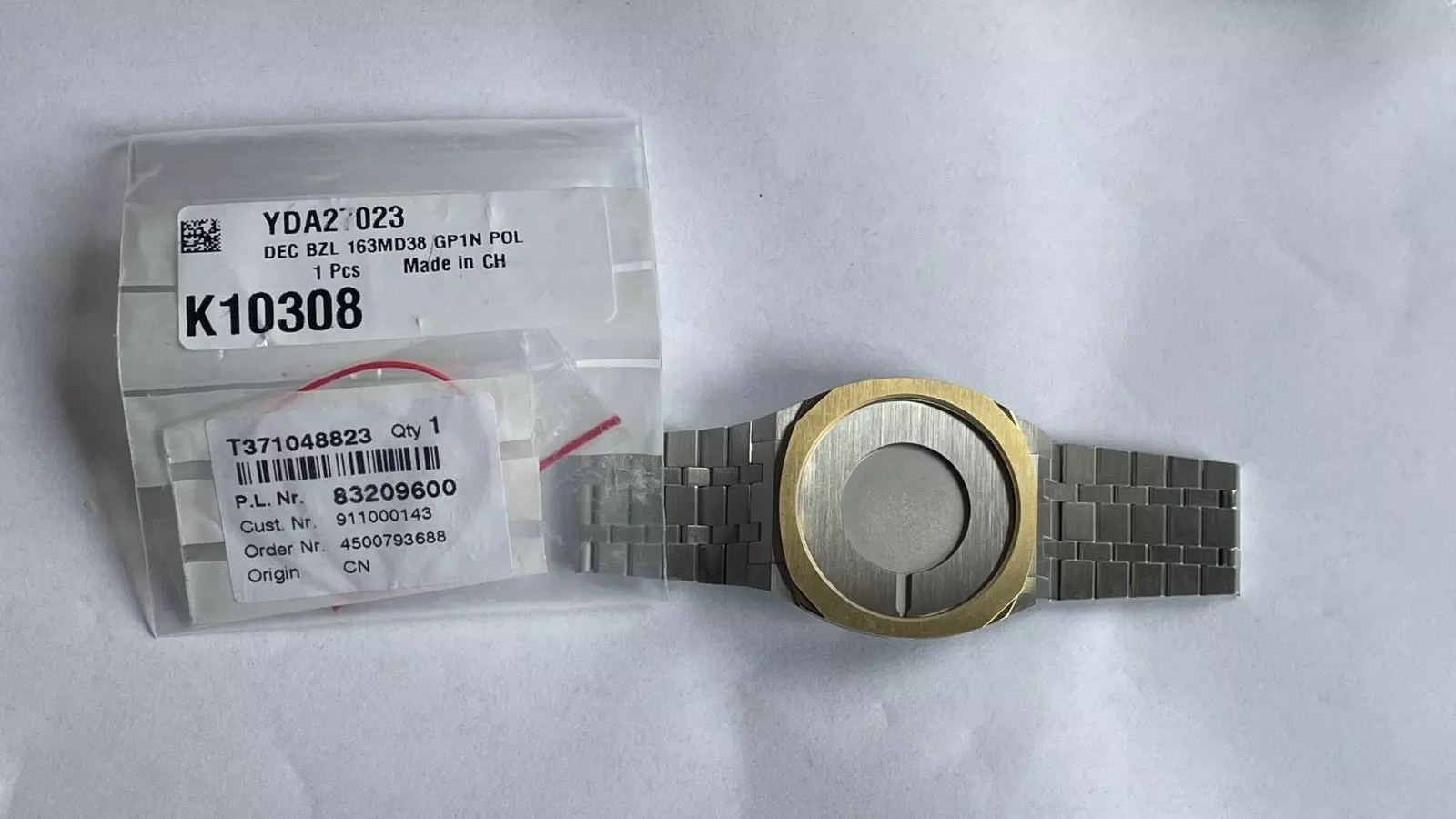 Bracelet de montre GUCCI en acier inoxydable et boîtier 163,4 Neuf (A571)