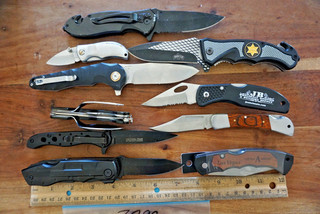 2790 Ten assorted pocket knives