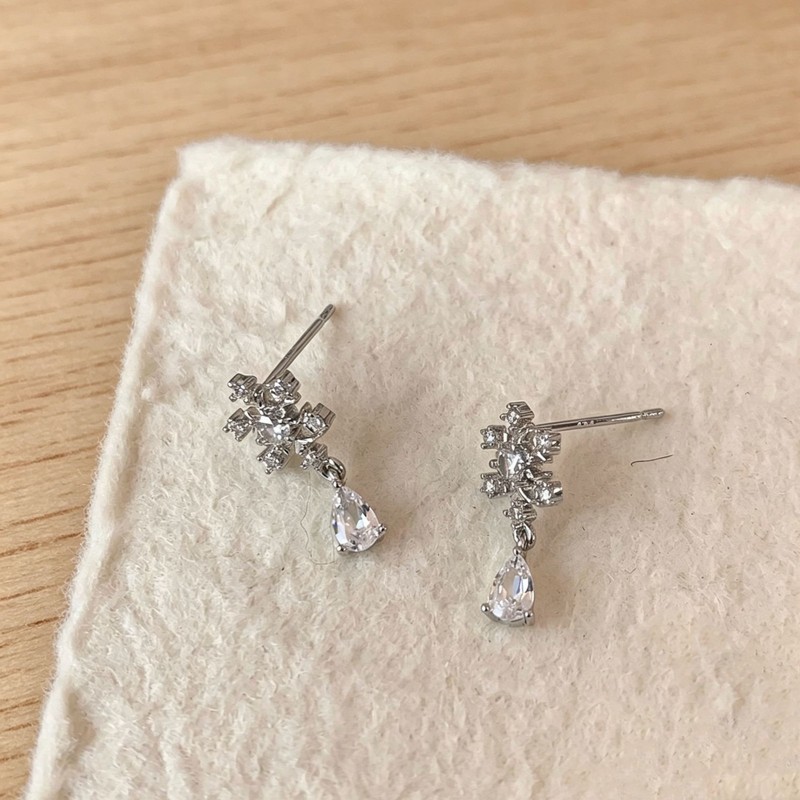 Silver Plated Sstraight Pin Clear CZ Cluster Teardrop Snowflake Dangle Earrings