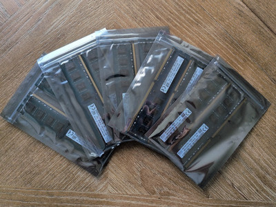 16GB (2x8GB) DDR3L 1600MHz PC3L-12800 DIMM RAM Kit SK Hynix HMT41GU6DFR8A