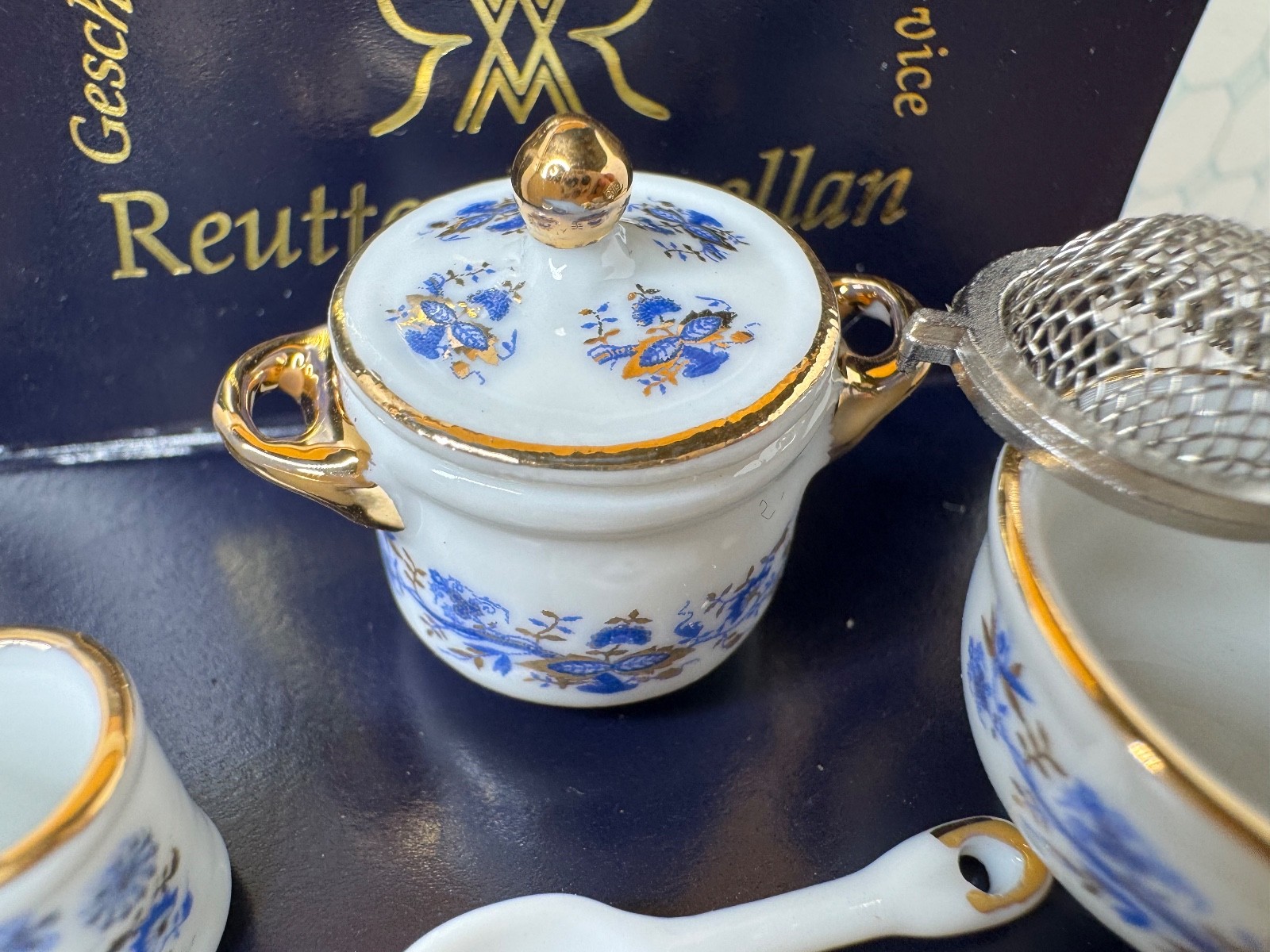 Germany Dollhouse Miniatures Reutter Porcelain Blue Onion Cooking Set