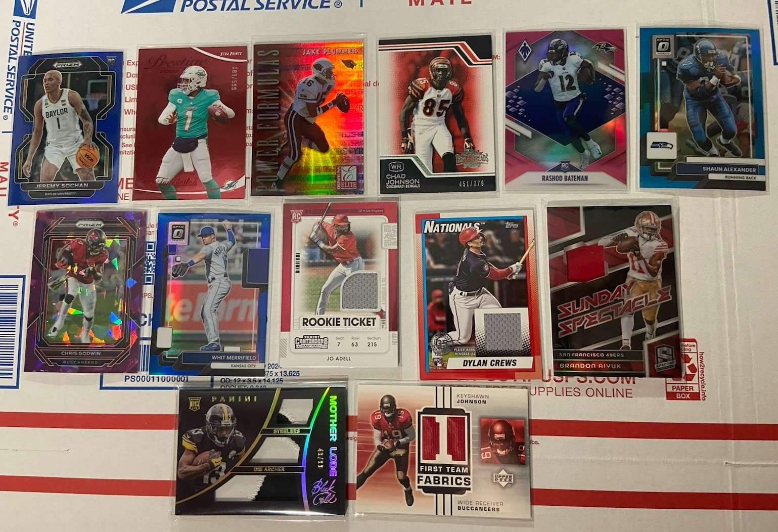 Lot of 148 Autograph, Serial Numbered & Patch Cards 42 Autos, 88 S/N, 18 Patches view 8